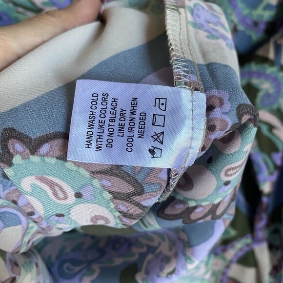 Sunny Leigh Top Blouse 2X Satin Paisley Floral Multicolor Long Sleeve Feminine - Picture 7 of 8